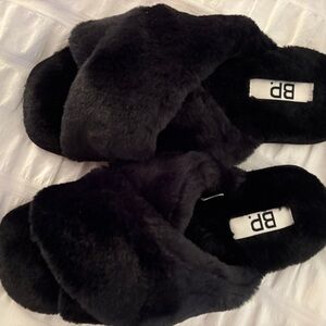 BP black slippers